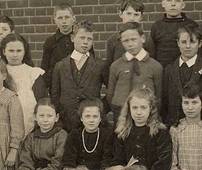 1921 Harvey photo, Grade V and VI, Susie & Bill.jpg